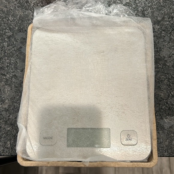 Mainstay Stainless Steel Digital Scale - Picture 3 of 4